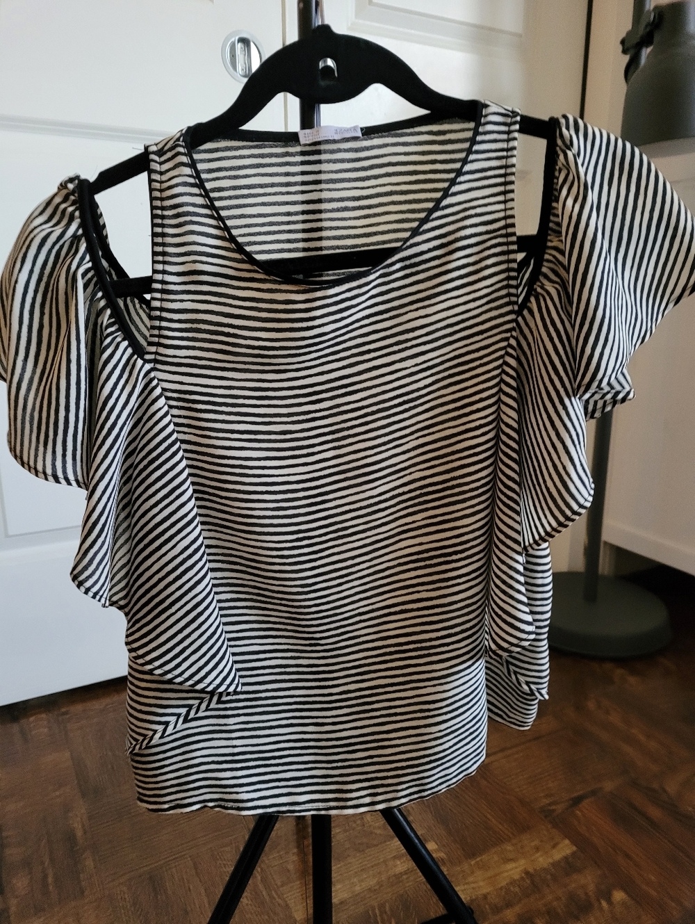 Zara Zebra Pattern Cropped Cold Shoulder Summer Top Size Small - Picture 9 of 9